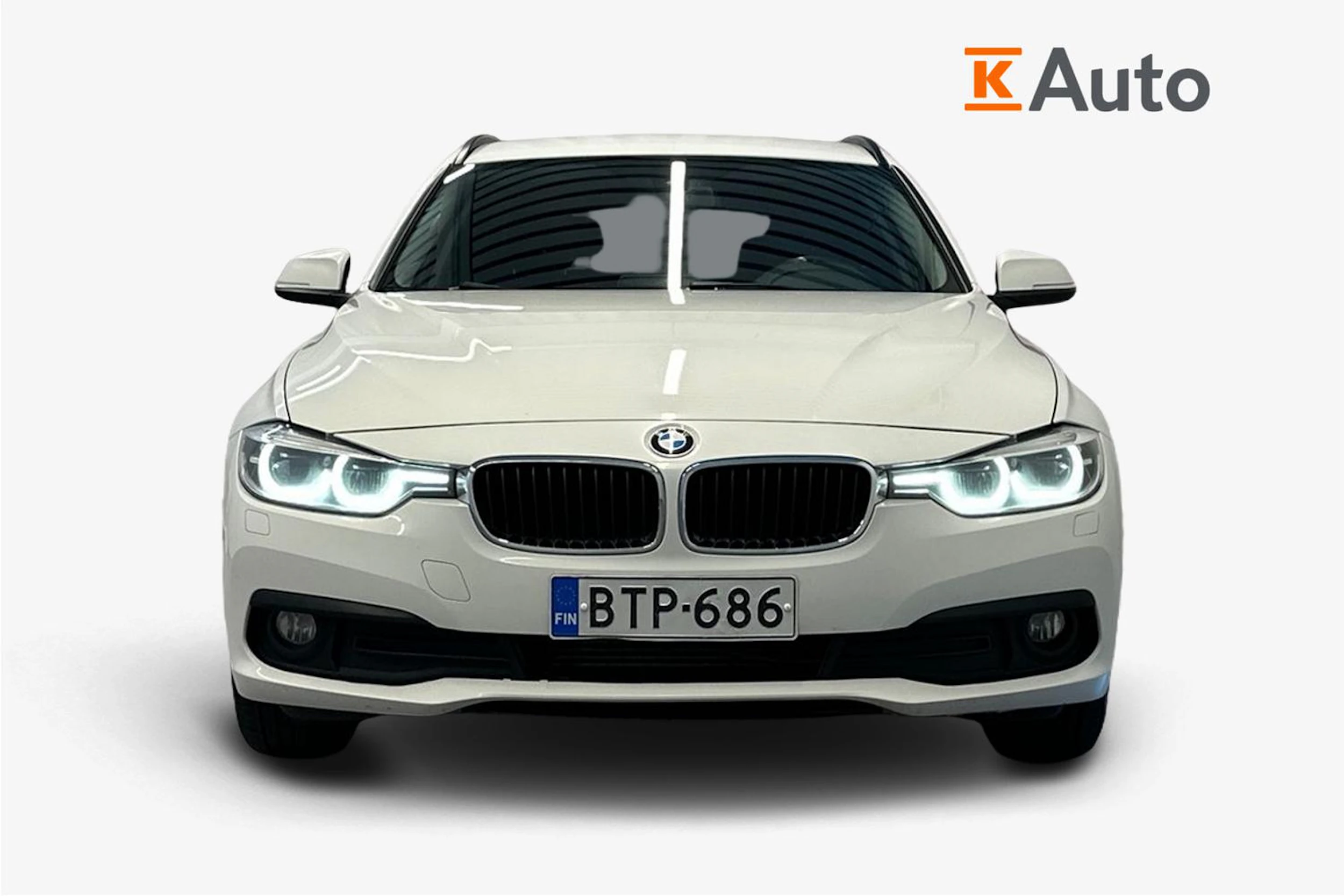 valkoinen BMW 318 2016 kuva 4.