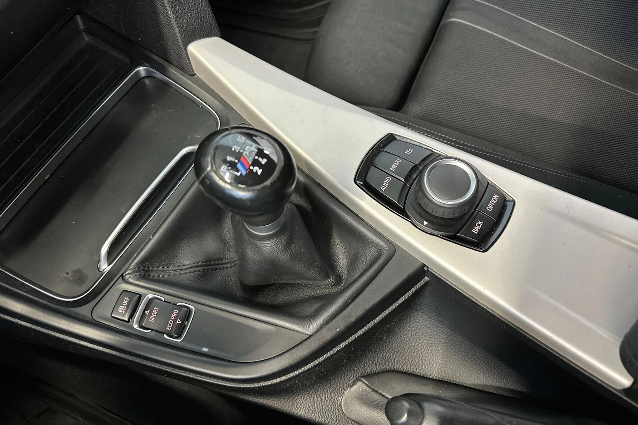 valkoinen BMW 318 2016 kuva 21.