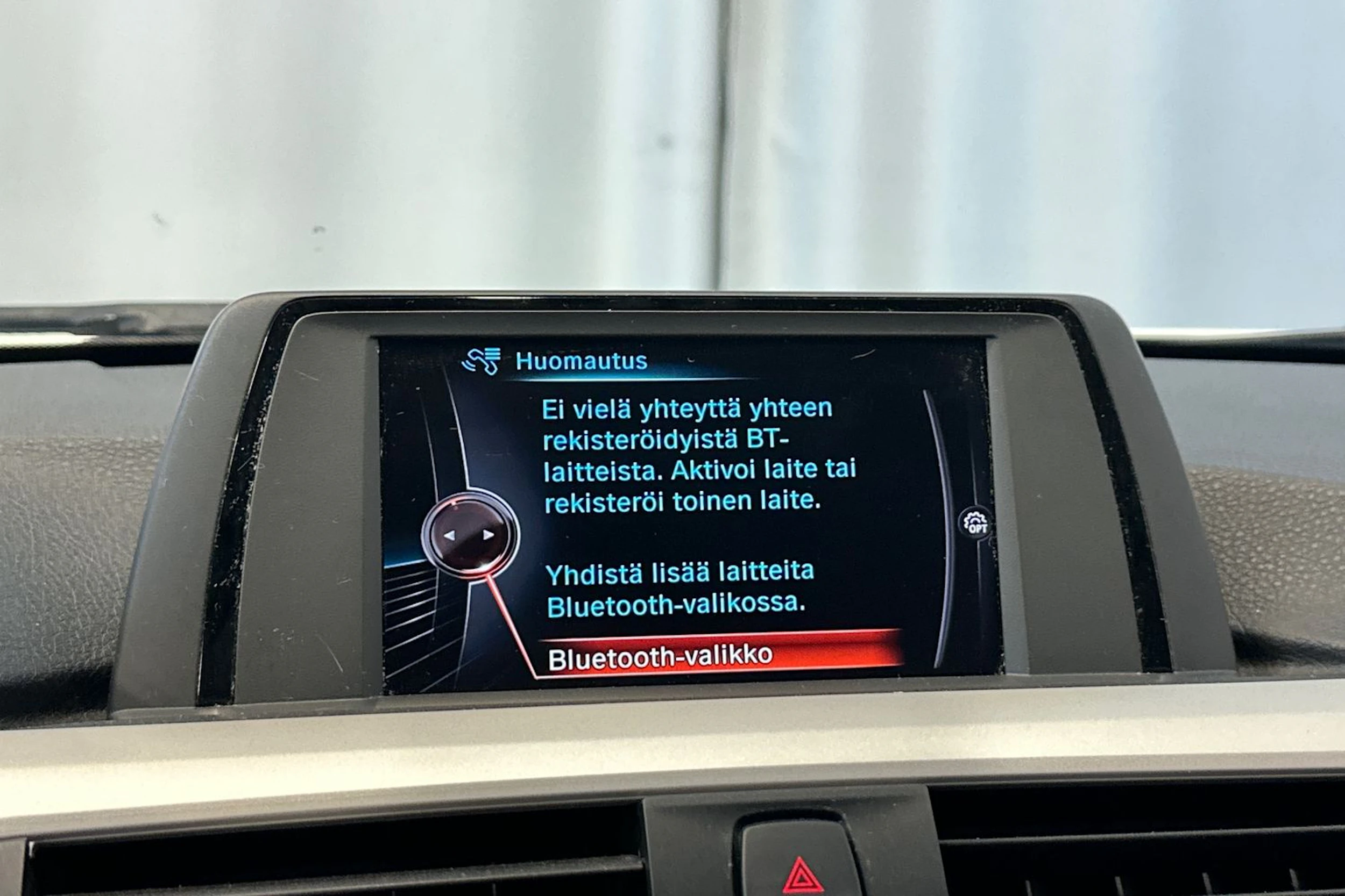 valkoinen BMW 318 2016 kuva 25.