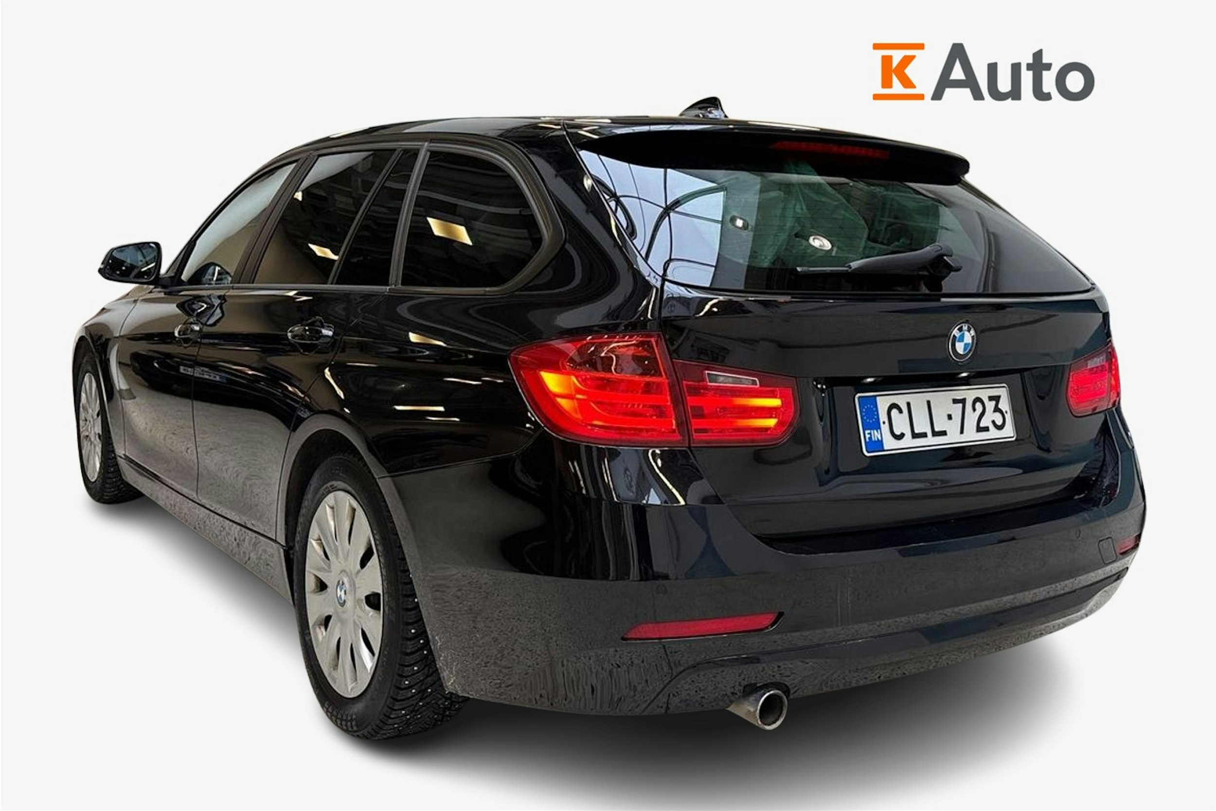Musta BMW 318 2015 kuva 2.