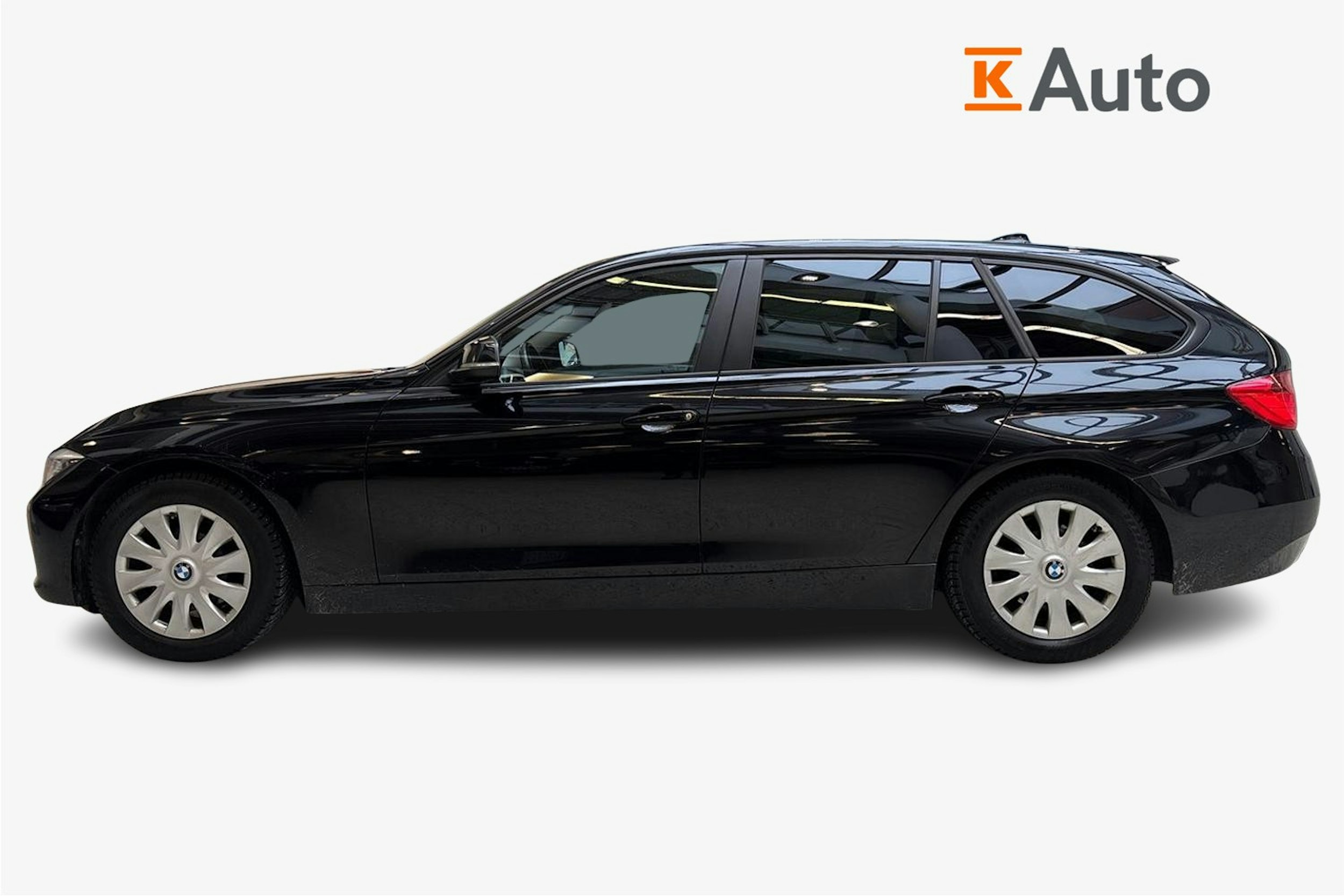 Musta BMW 318 2015 kuva 6.