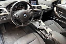 Musta BMW 318 2015 kuva 7.