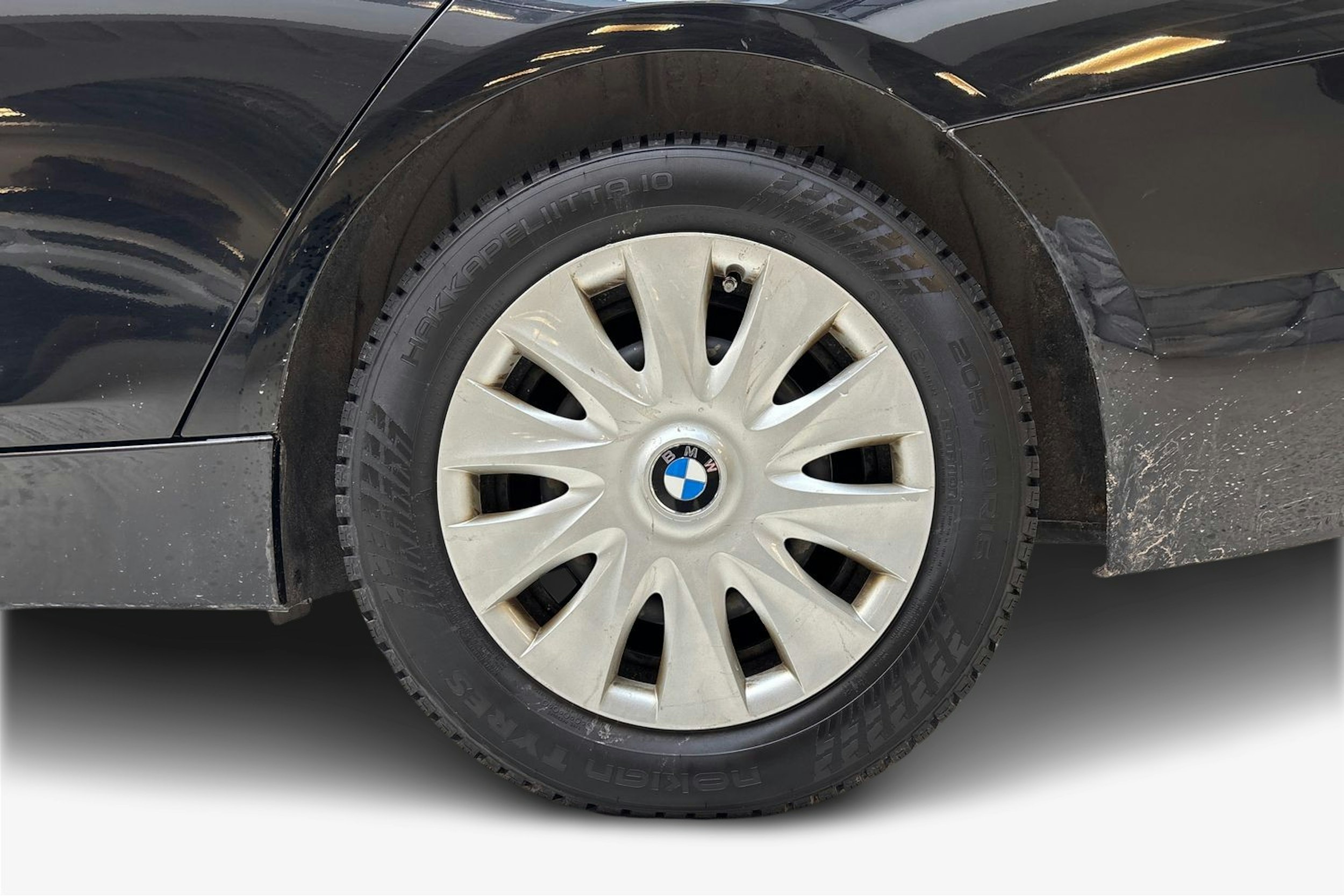 Musta BMW 318 2015 kuva 11.