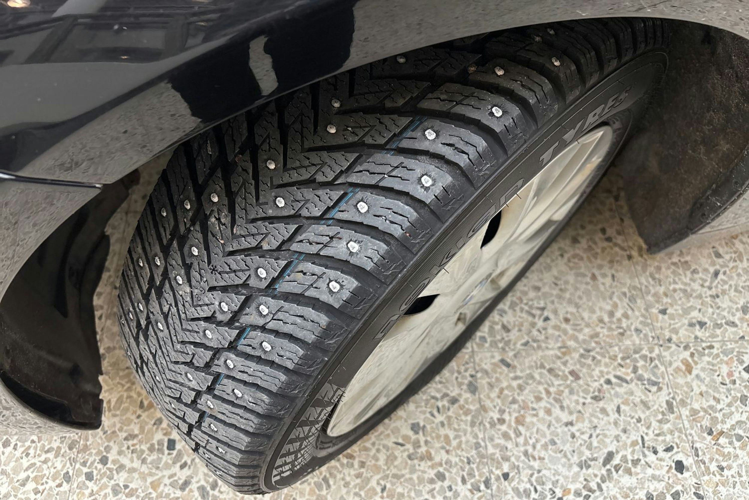 Musta BMW 318 2015 kuva 13.