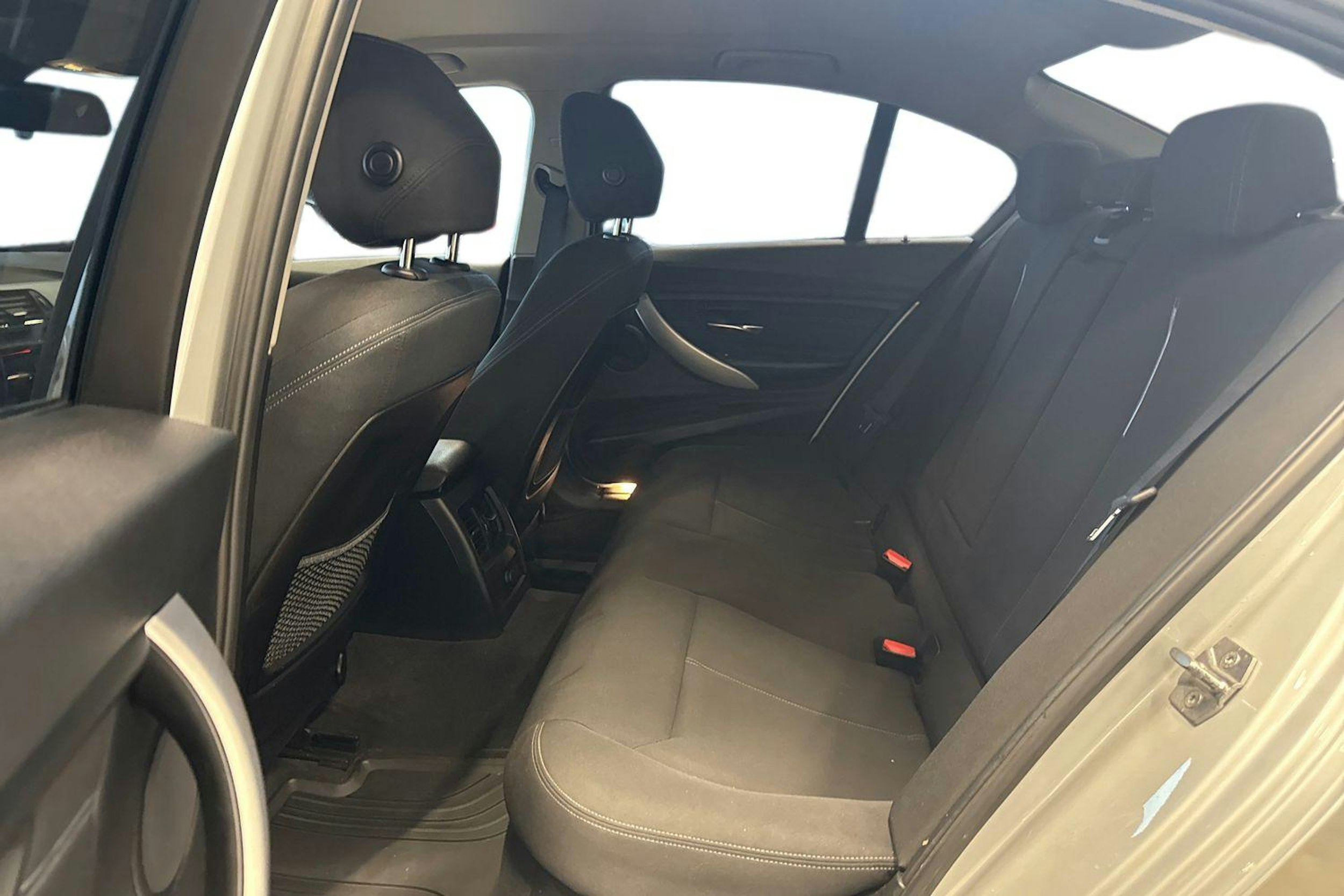 hopea BMW 318 2015 kuva 10.