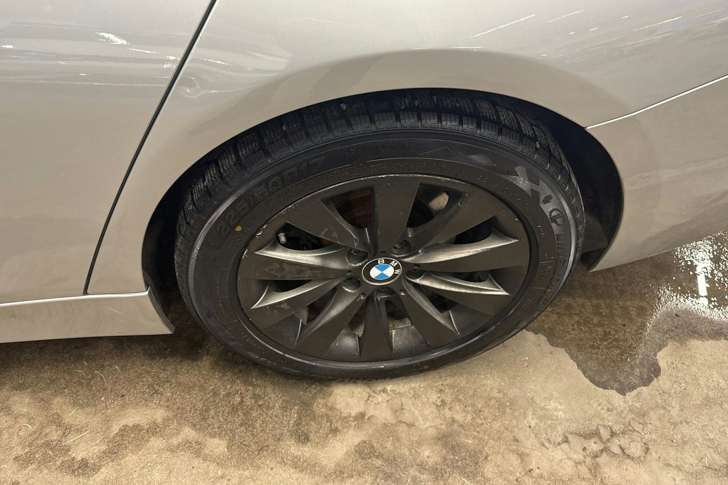 hopea BMW 318 2015 kuva 13.