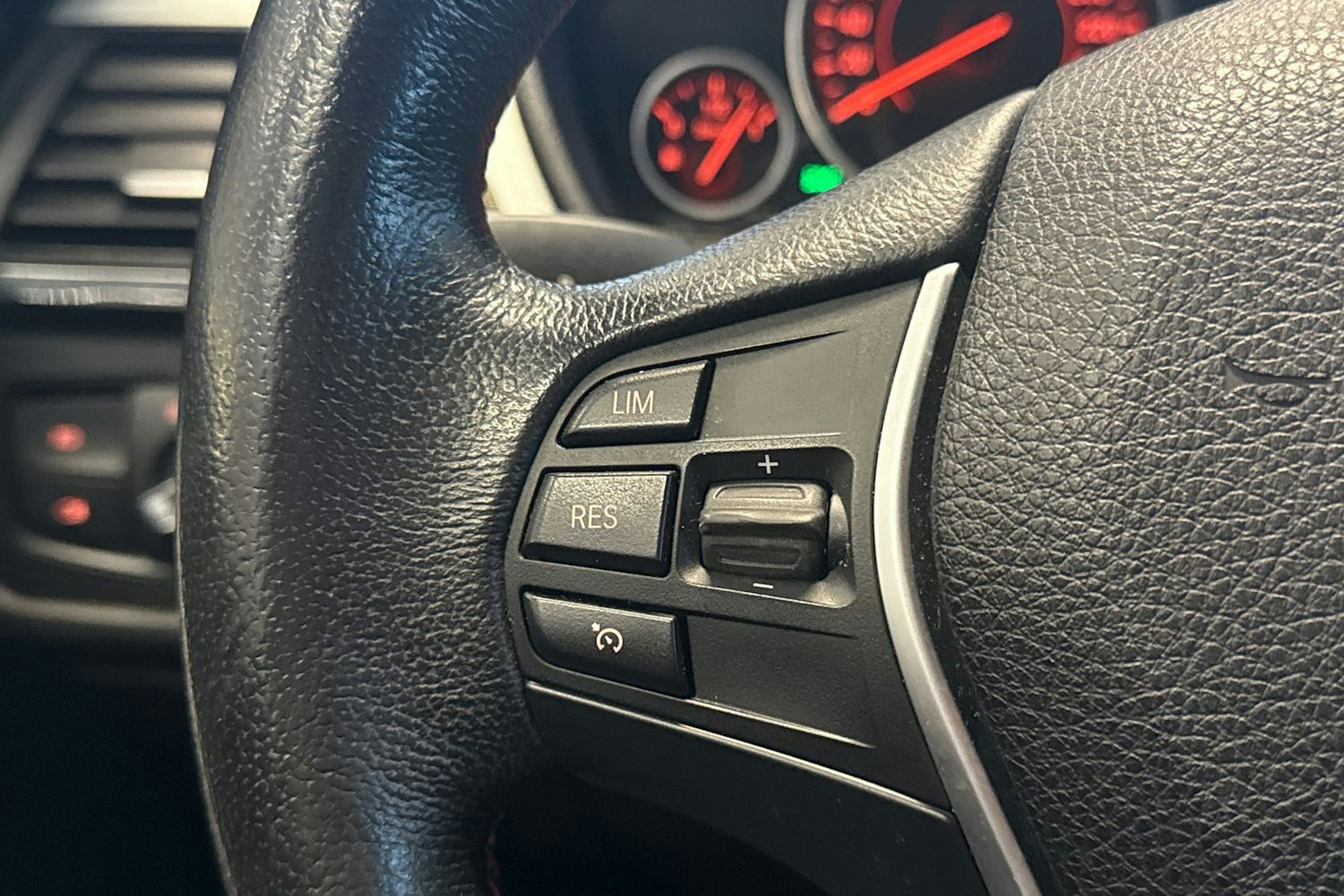 hopea BMW 318 2015 kuva 15.