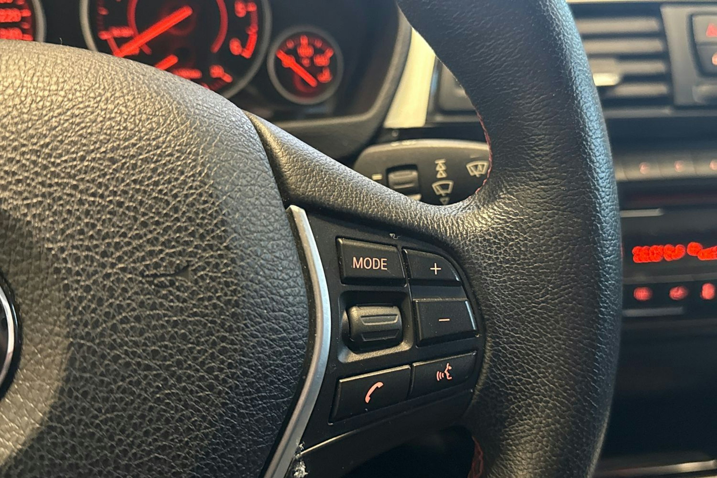 hopea BMW 318 2015 kuva 16.