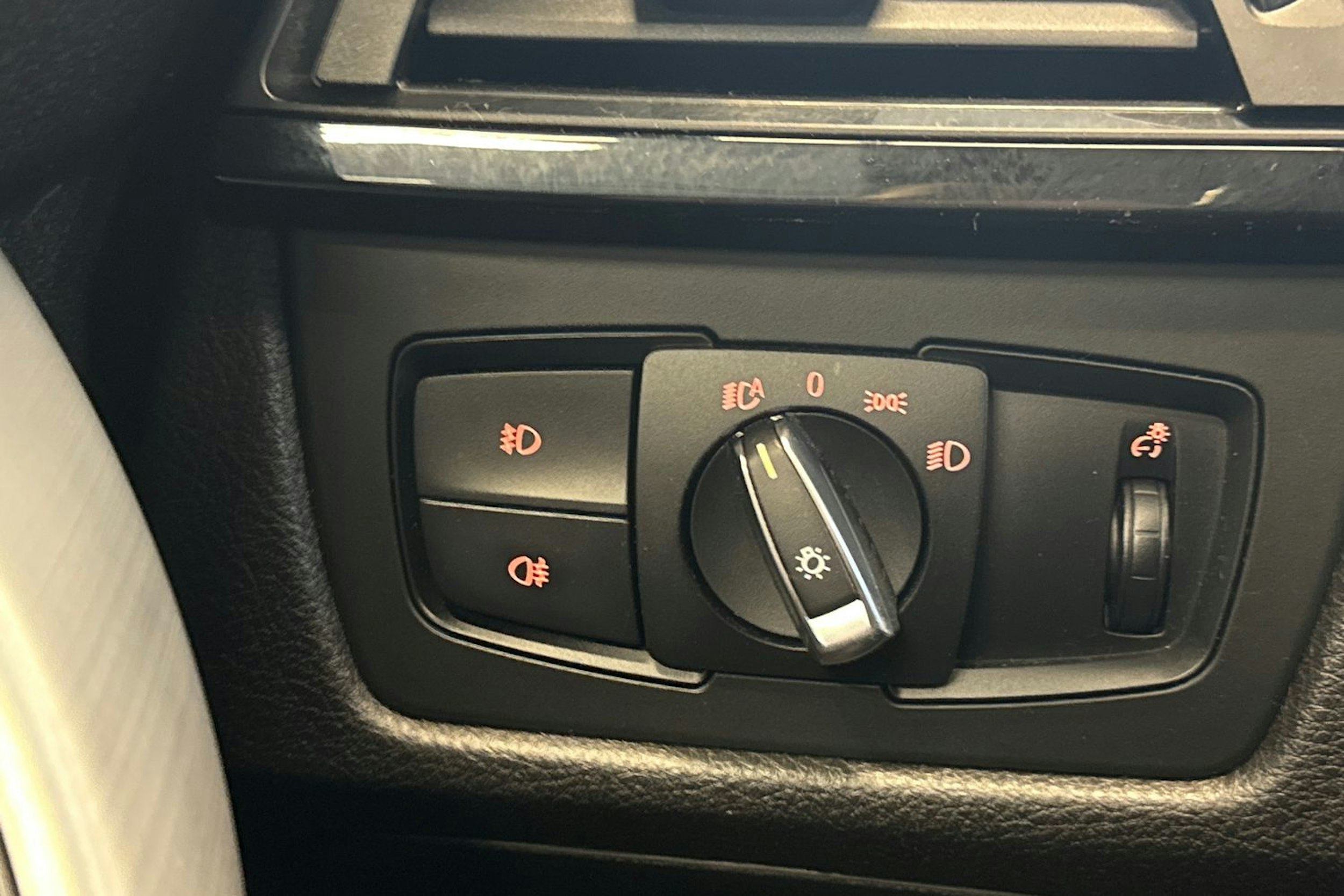 hopea BMW 318 2015 kuva 17.