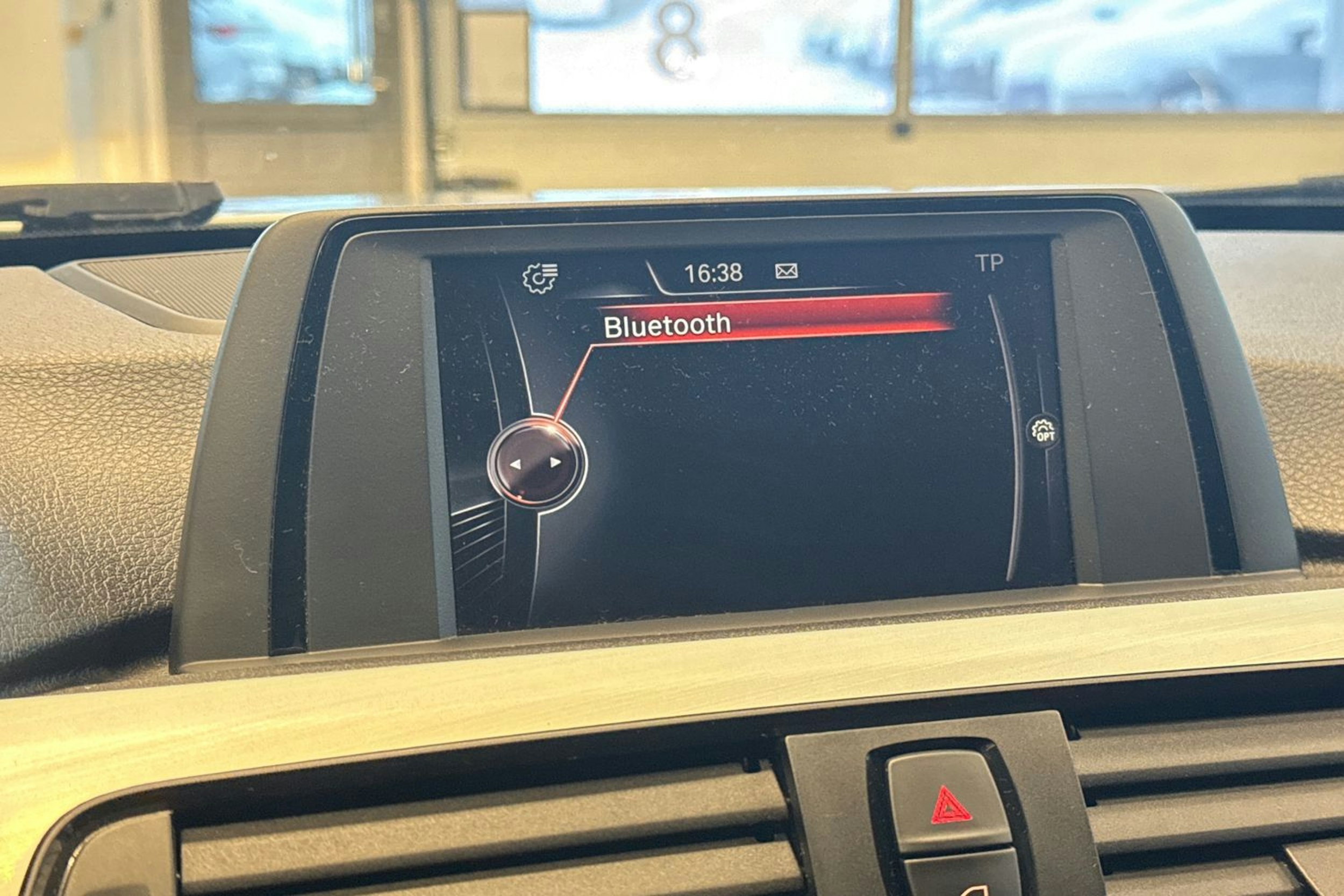 hopea BMW 318 2015 kuva 19.