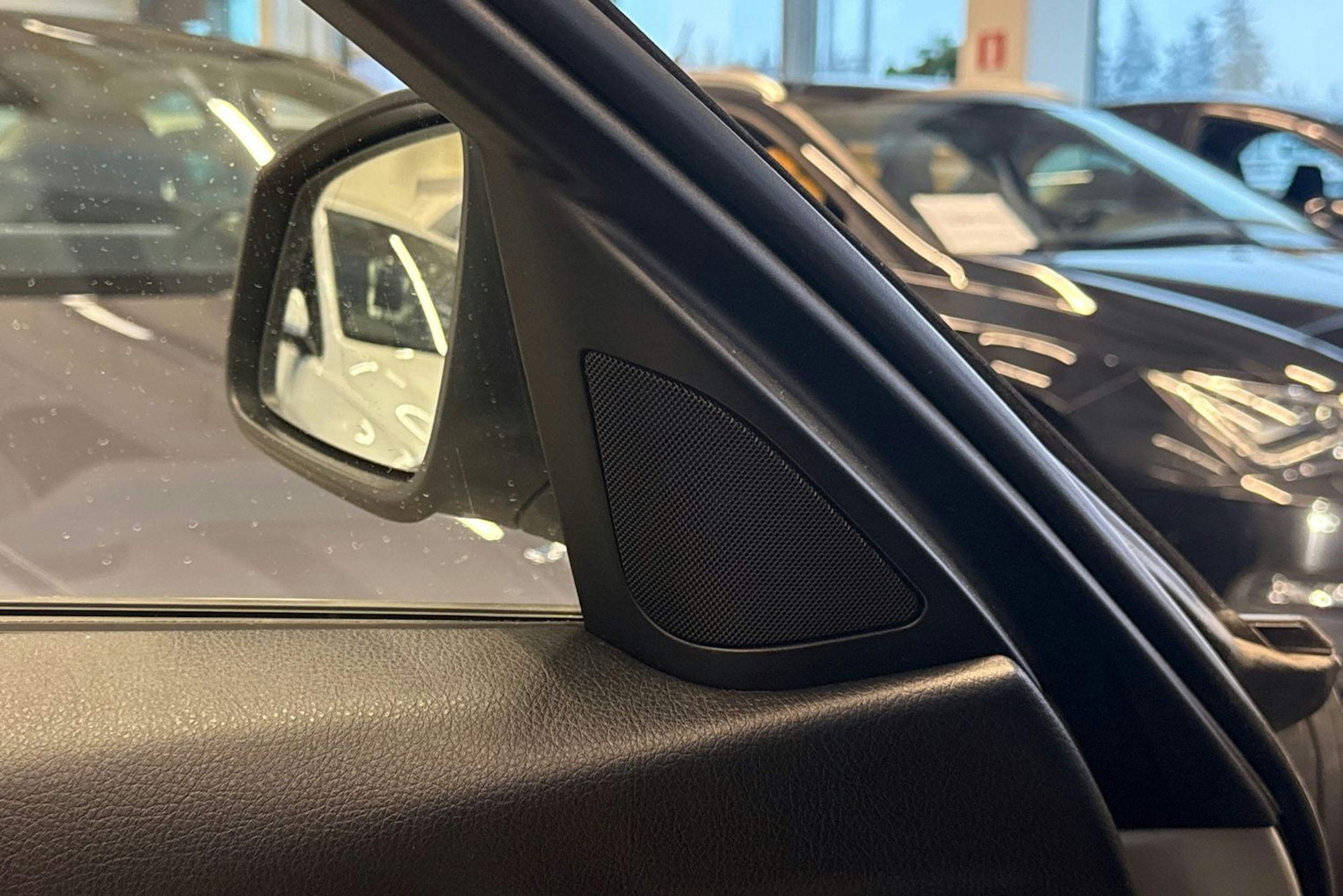 hopea BMW 318 2015 kuva 21.