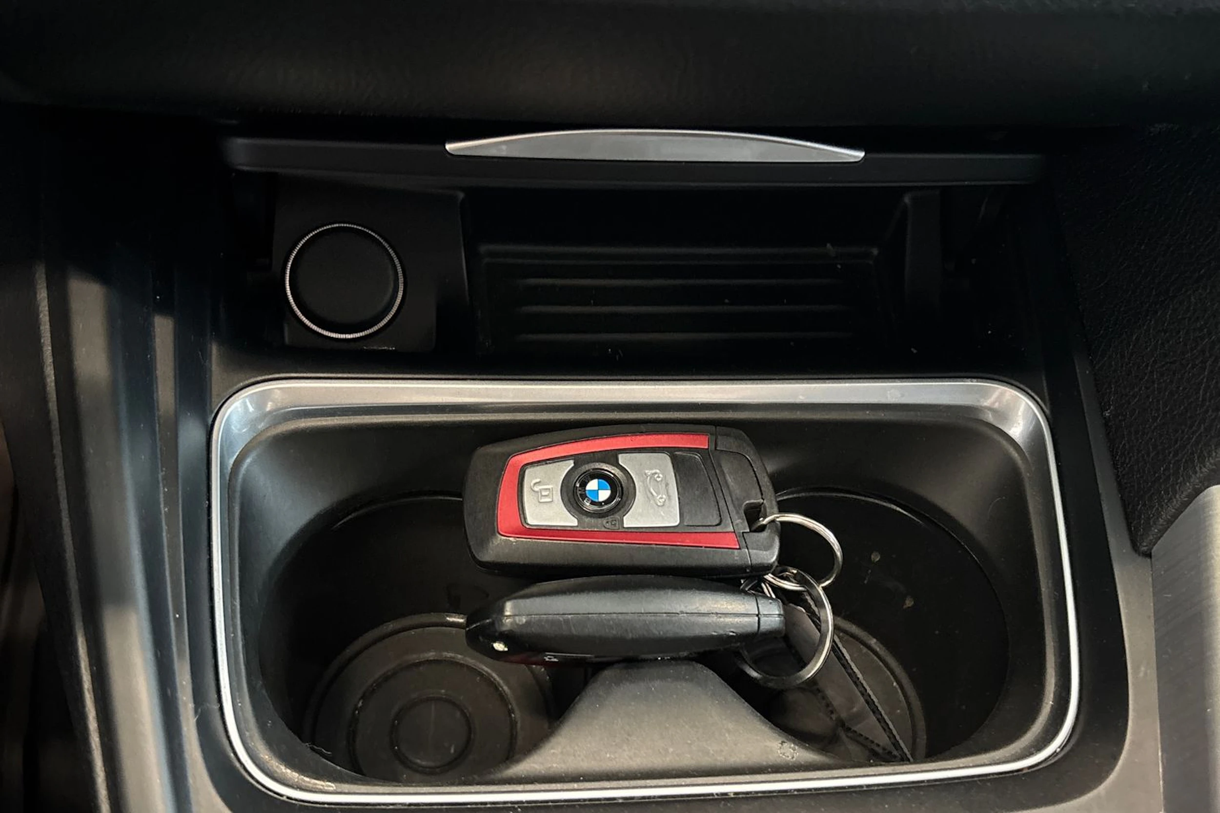 hopea BMW 318 2015 kuva 33.
