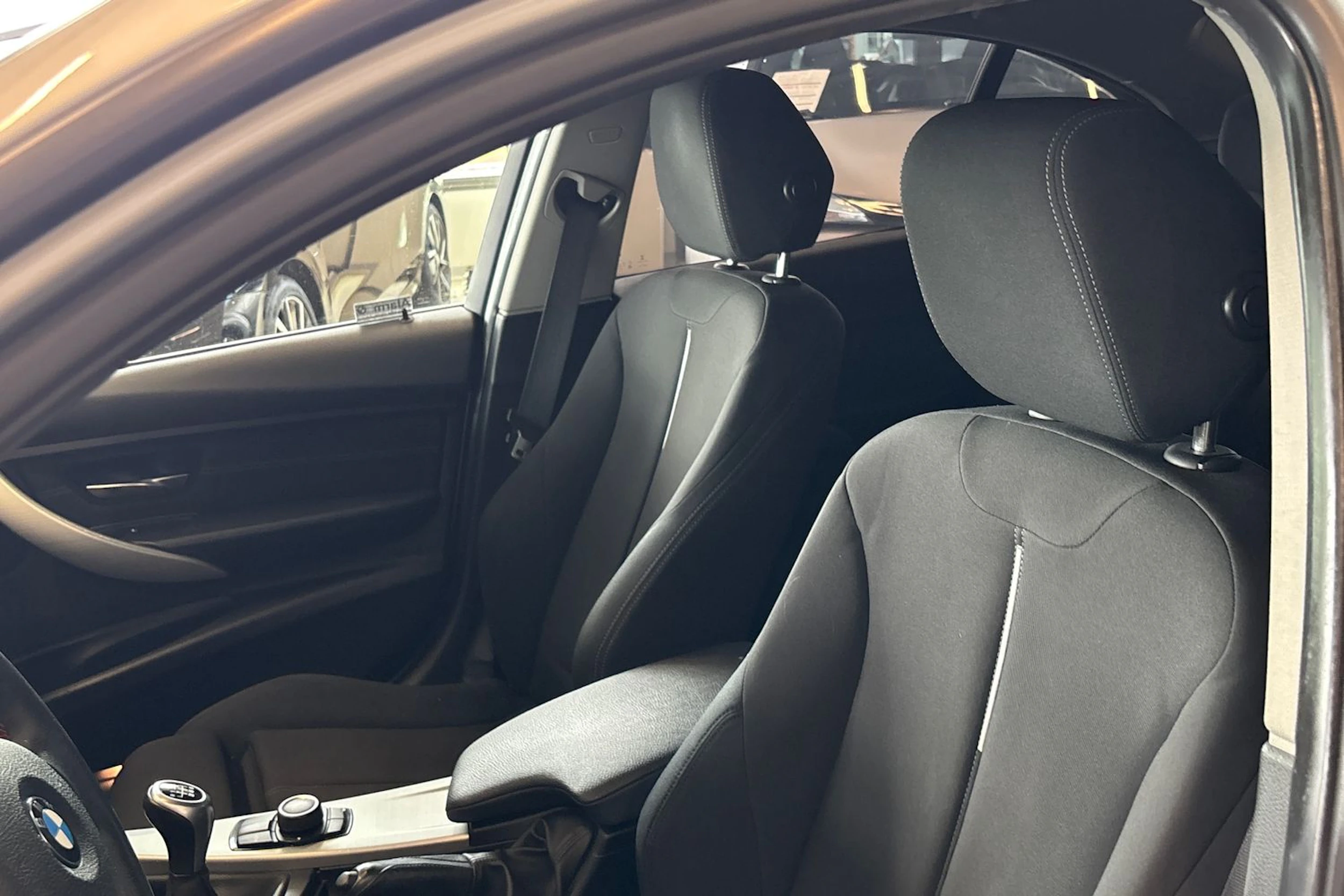 hopea BMW 318 2015 kuva 41.