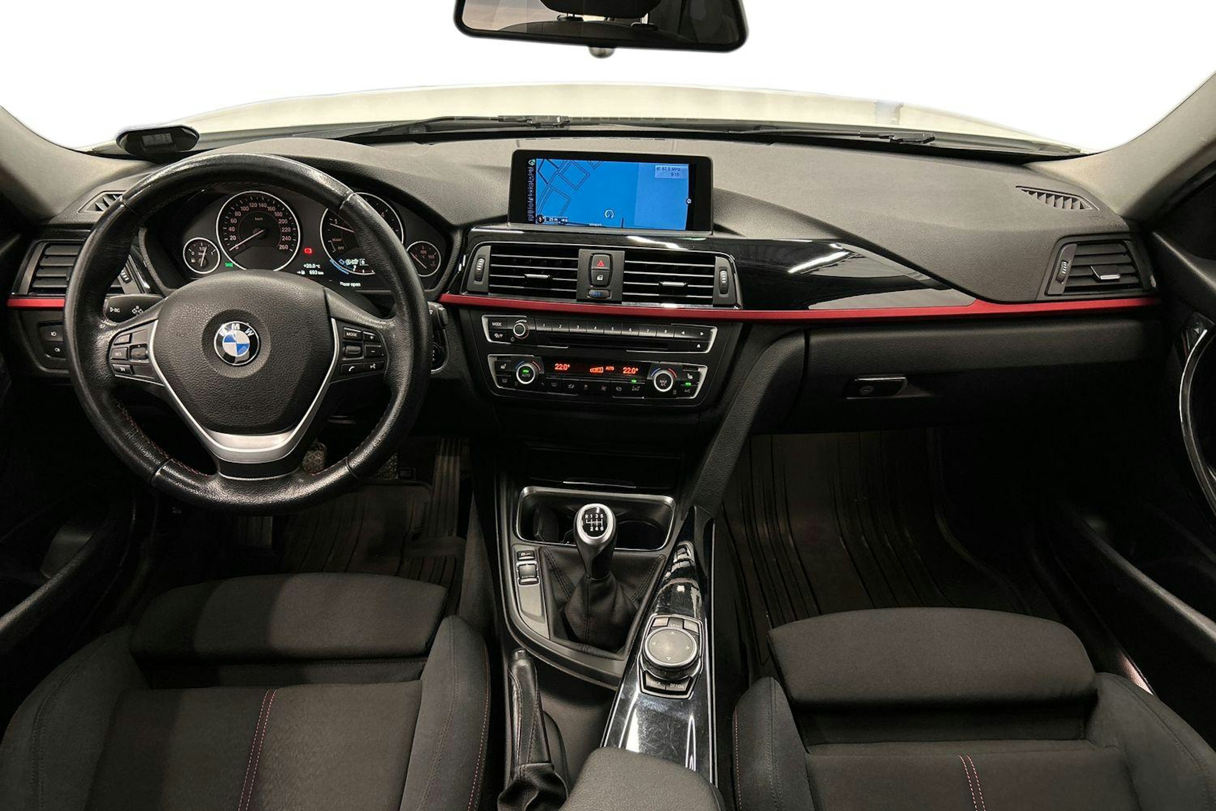 BMW 318 2015 kuva 9.