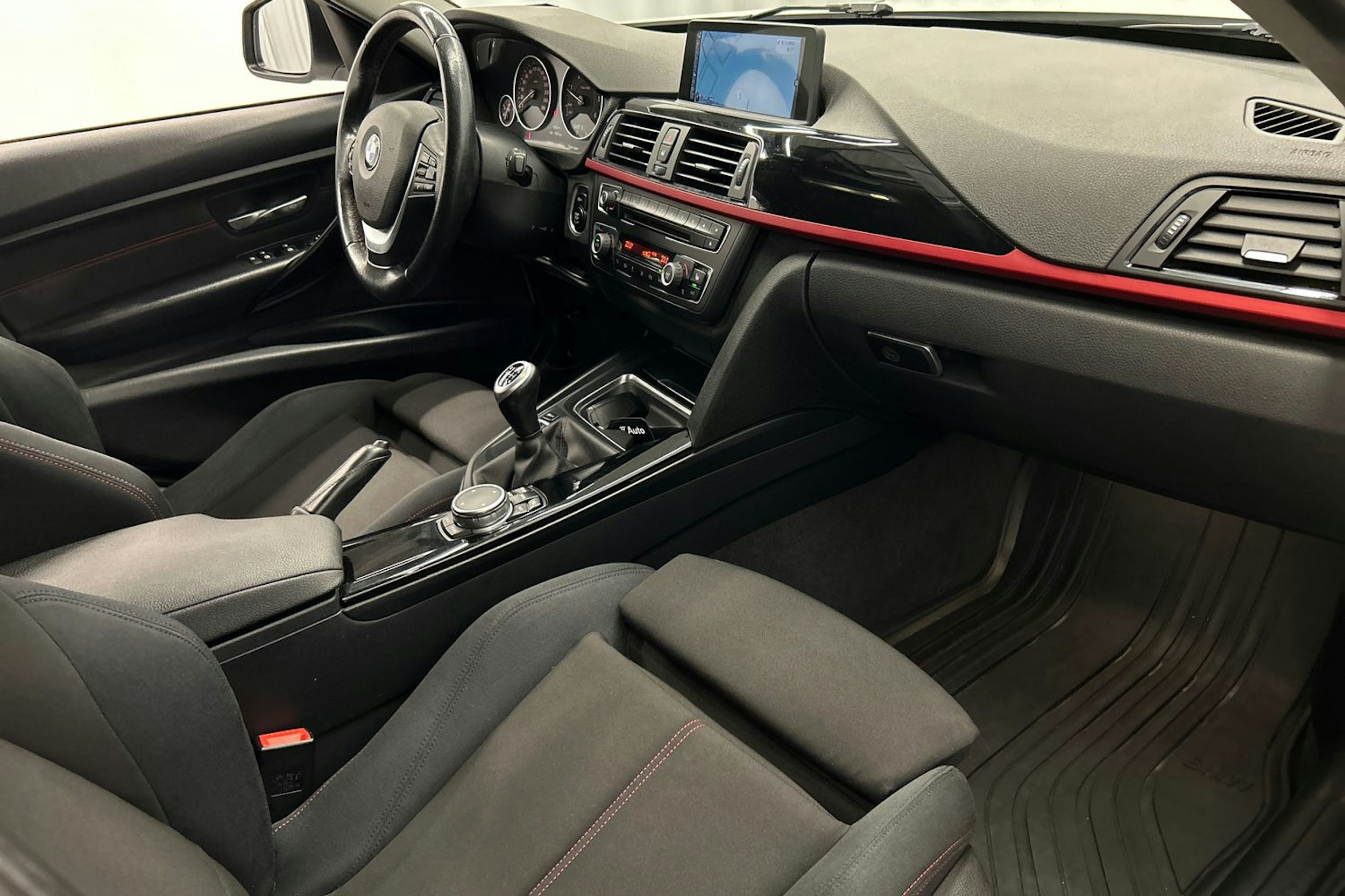 BMW 318 2015 kuva 18.