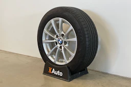valkoinen BMW 318 2015 kuva 10.