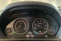 valkoinen BMW 318 2015 kuva 16.