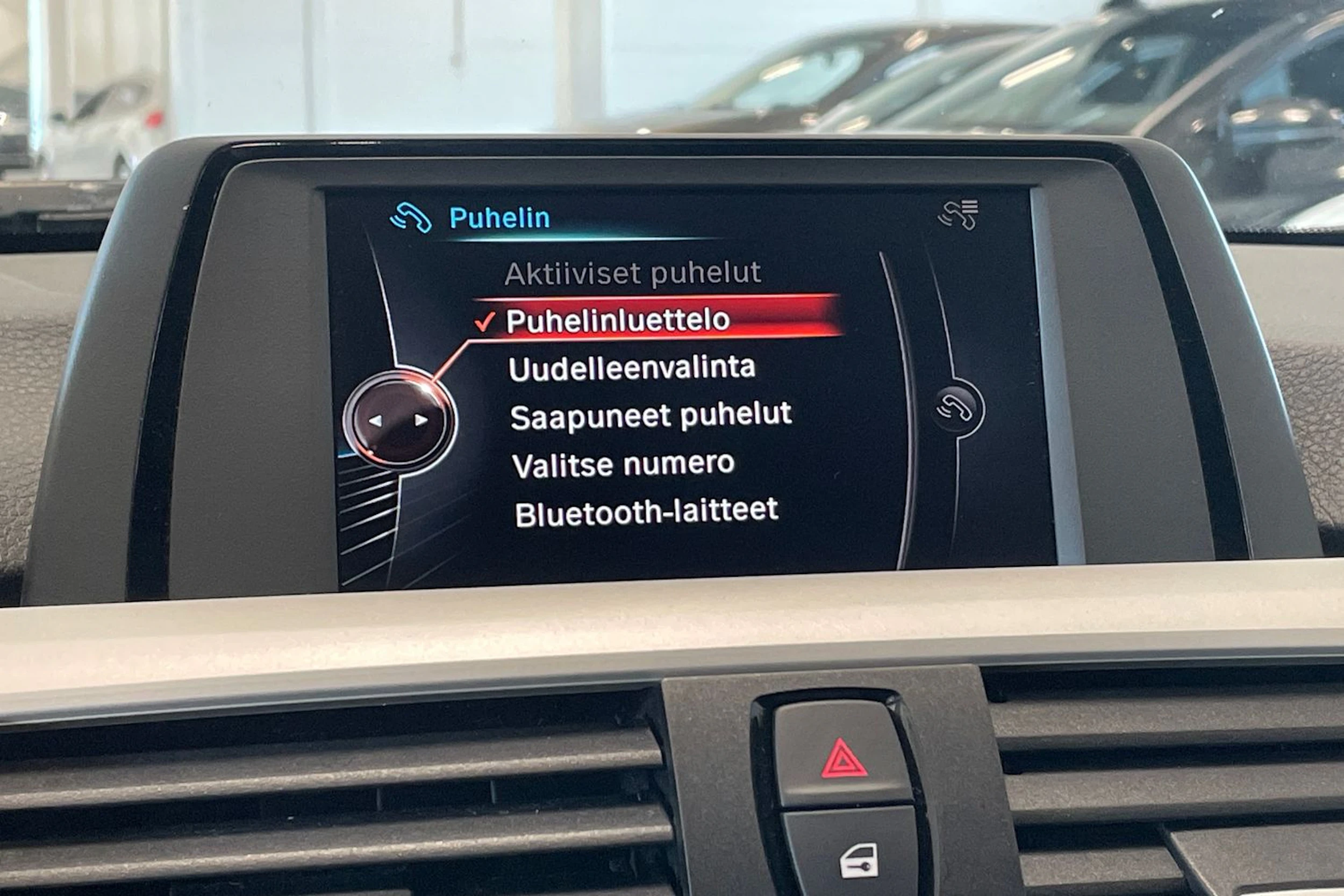 valkoinen BMW 318 2015 kuva 19.