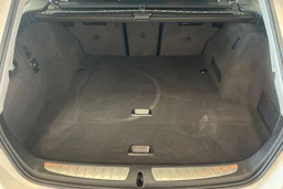 valkoinen BMW 318 2015 kuva 28.