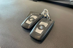valkoinen BMW 318 2015 kuva 30.