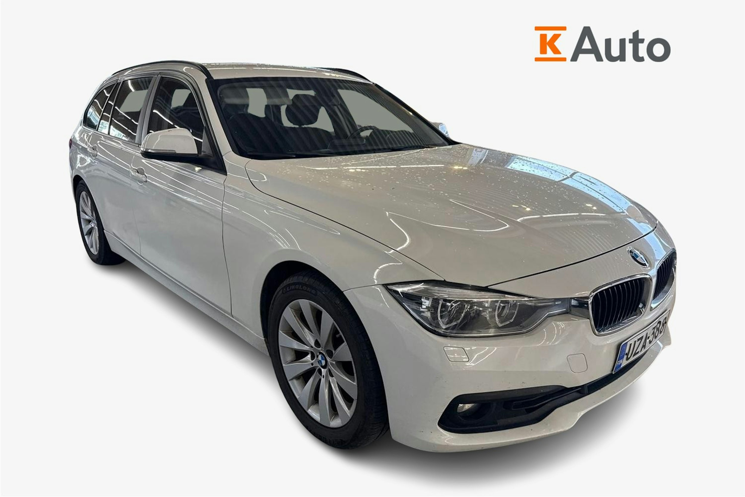 valkoinen BMW 318 2015 kuva 1.