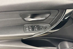 Valkoinen BMW 318 2016 kuva 19.