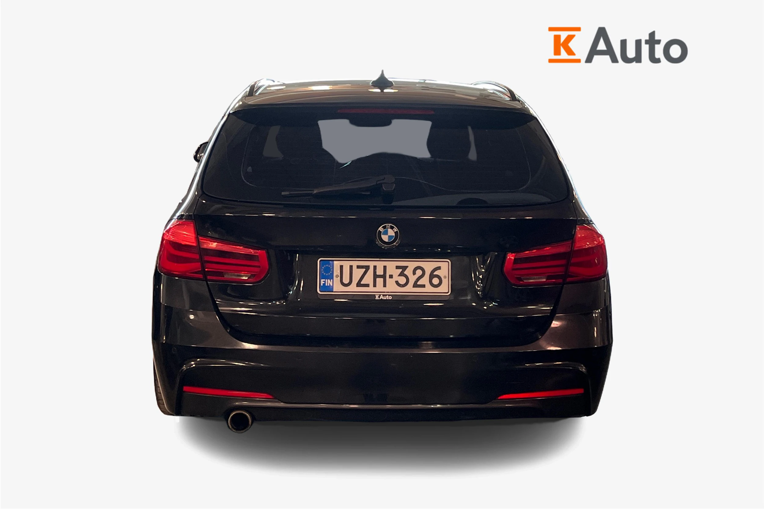 Musta BMW 318 2016 kuva 3.