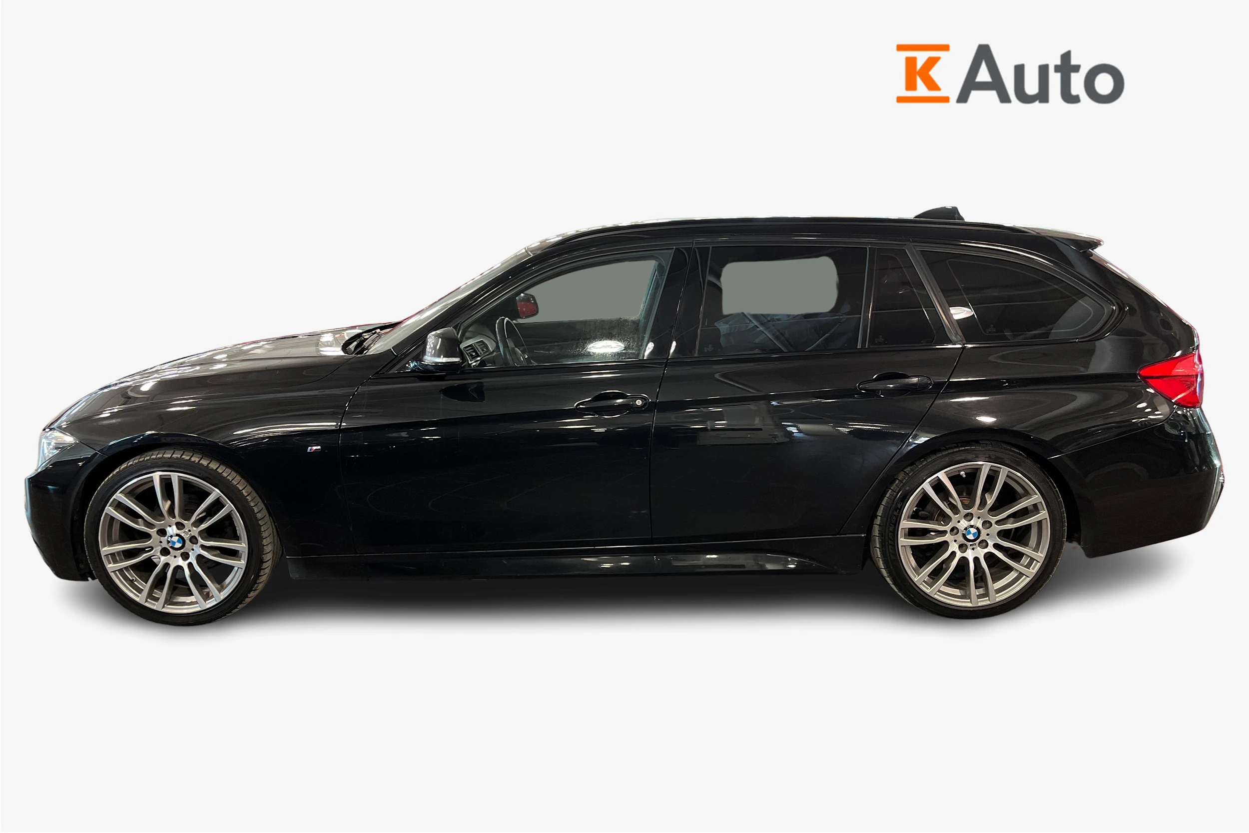 Musta BMW 318 2016 kuva 5.