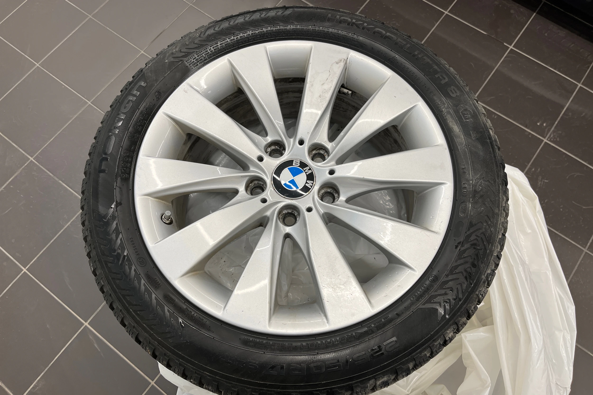 Musta BMW 318 2016 kuva 10.