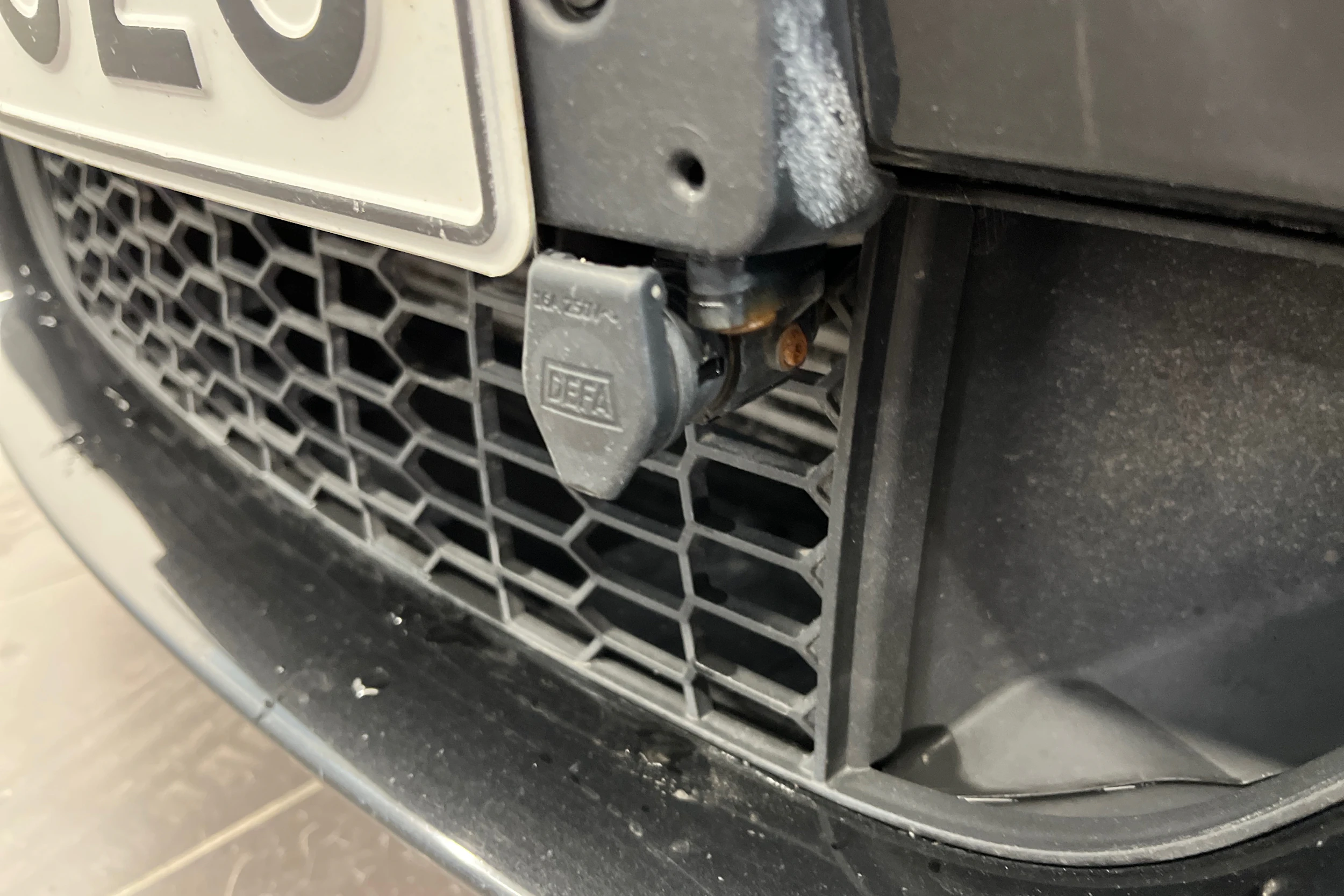 Musta BMW 318 2016 kuva 11.