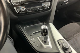 Musta BMW 318 2016 kuva 15.