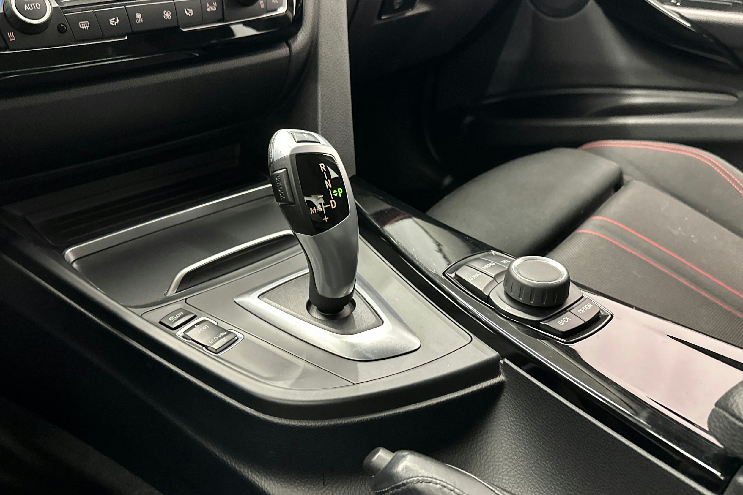 met. sininen BMW 318 2016 kuva 26.