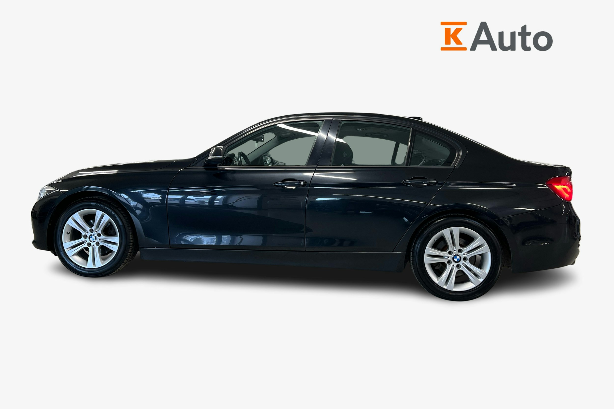 musta BMW 318 2017 kuva 5.