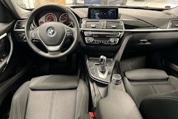 musta BMW 318 2017 kuva 7.