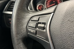 musta BMW 318 2017 kuva 12.