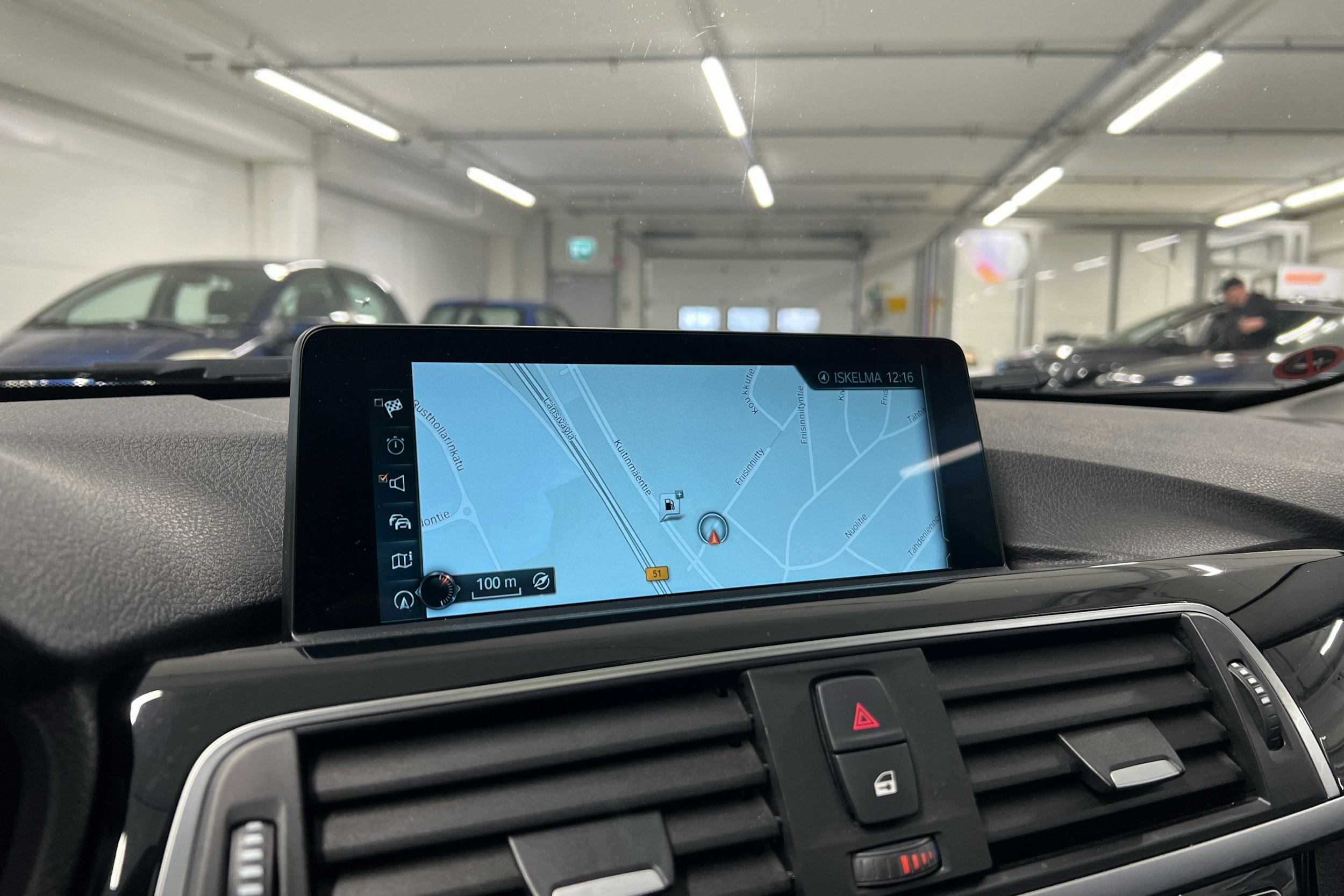 musta BMW 318 2017 kuva 17.