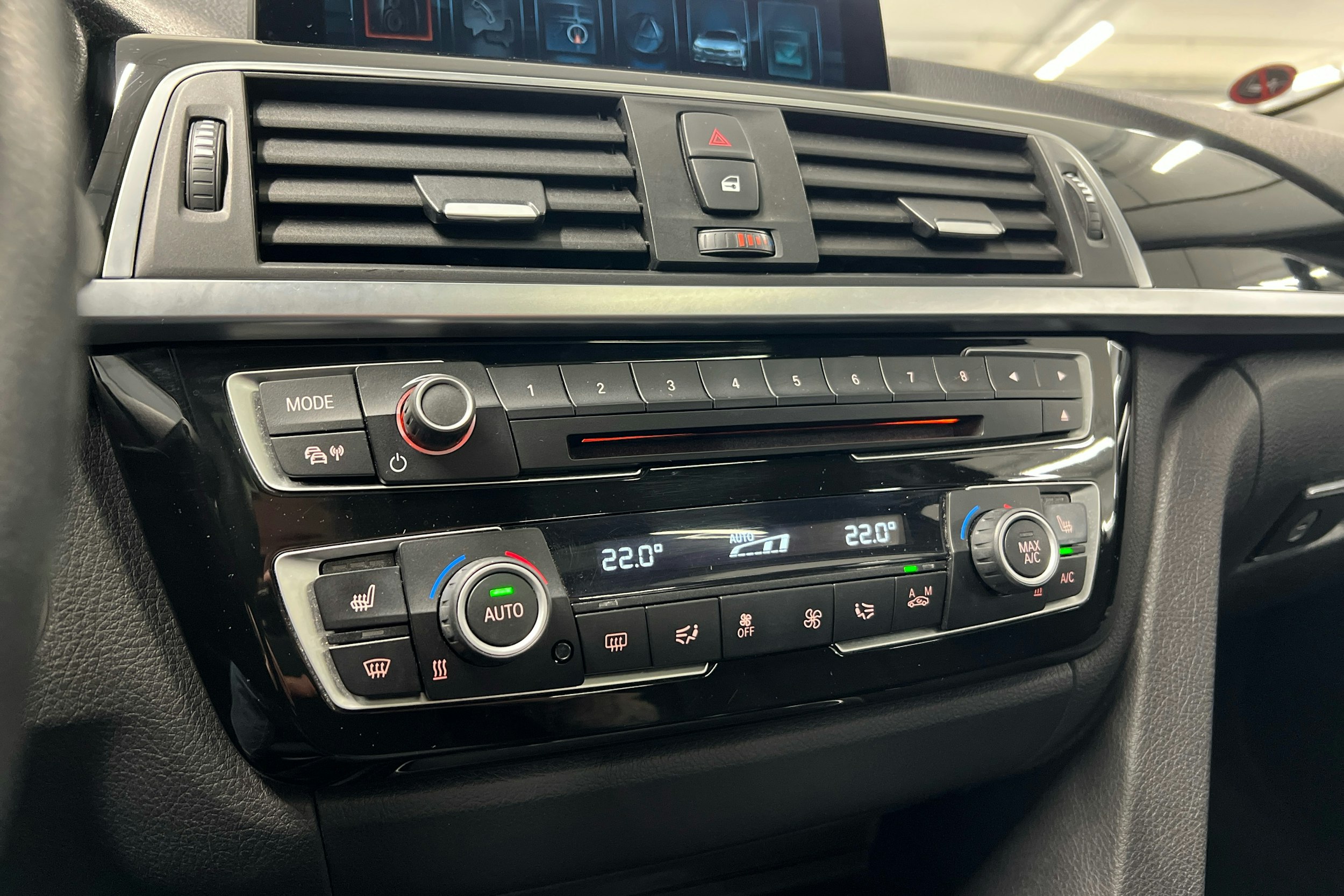 musta BMW 318 2017 kuva 19.