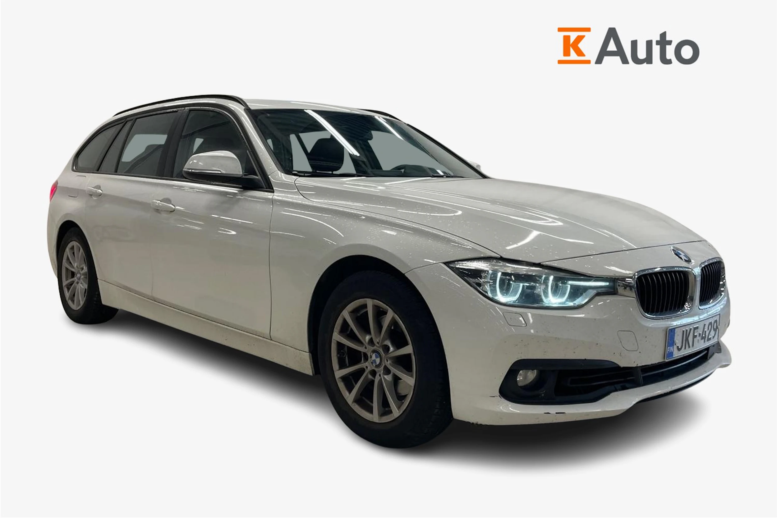 valkoinen BMW 318 2017 kuva 1.