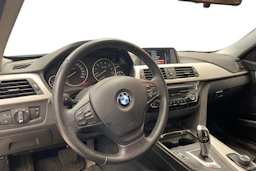 valkoinen BMW 318 2017 kuva 3.