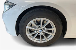 valkoinen BMW 318 2017 kuva 9.