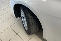 valkoinen BMW 318 2017 kuva 10.
