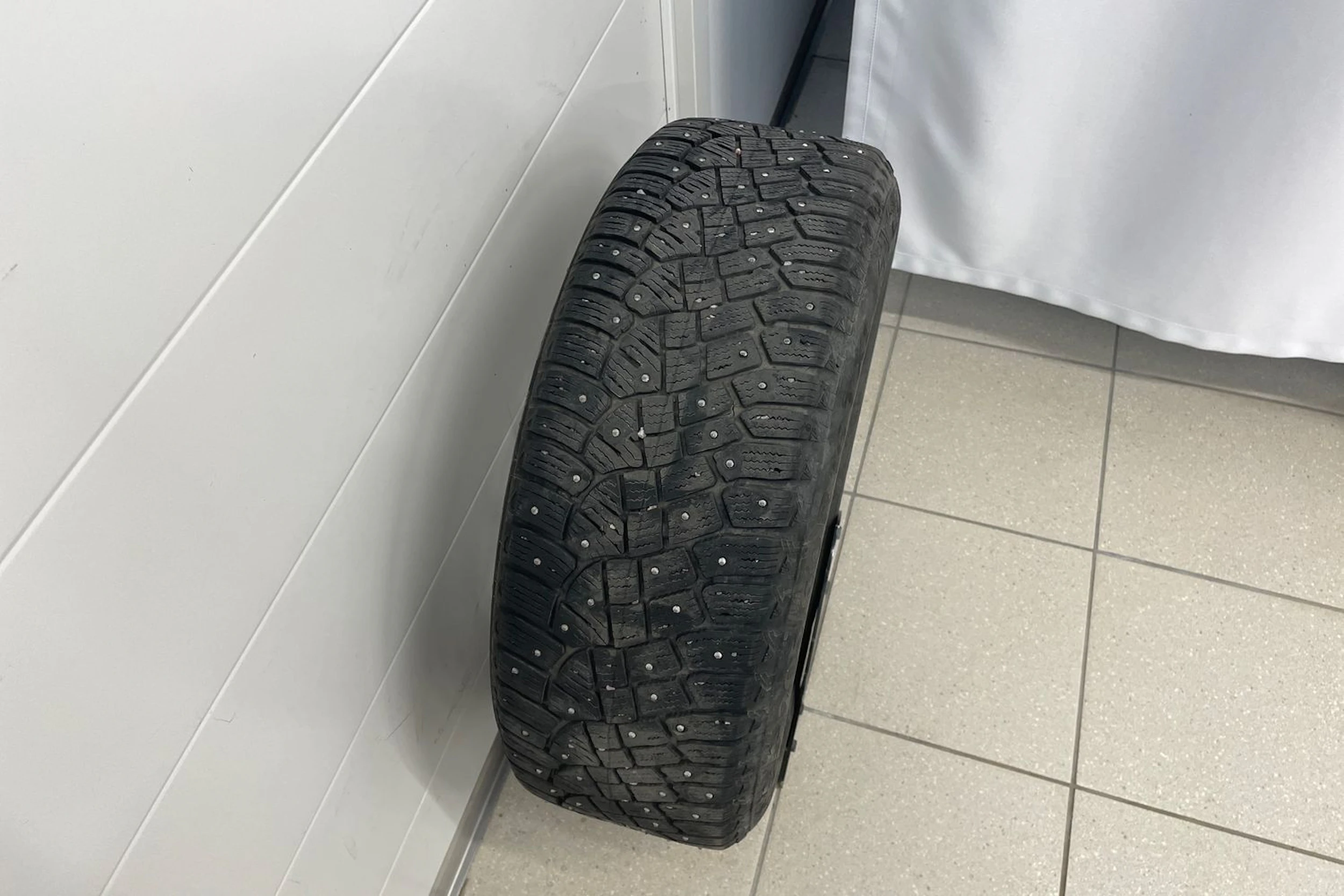 valkoinen BMW 318 2017 kuva 20.