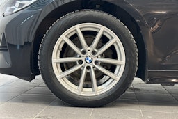 Musta BMW 318 2019 kuva 9.