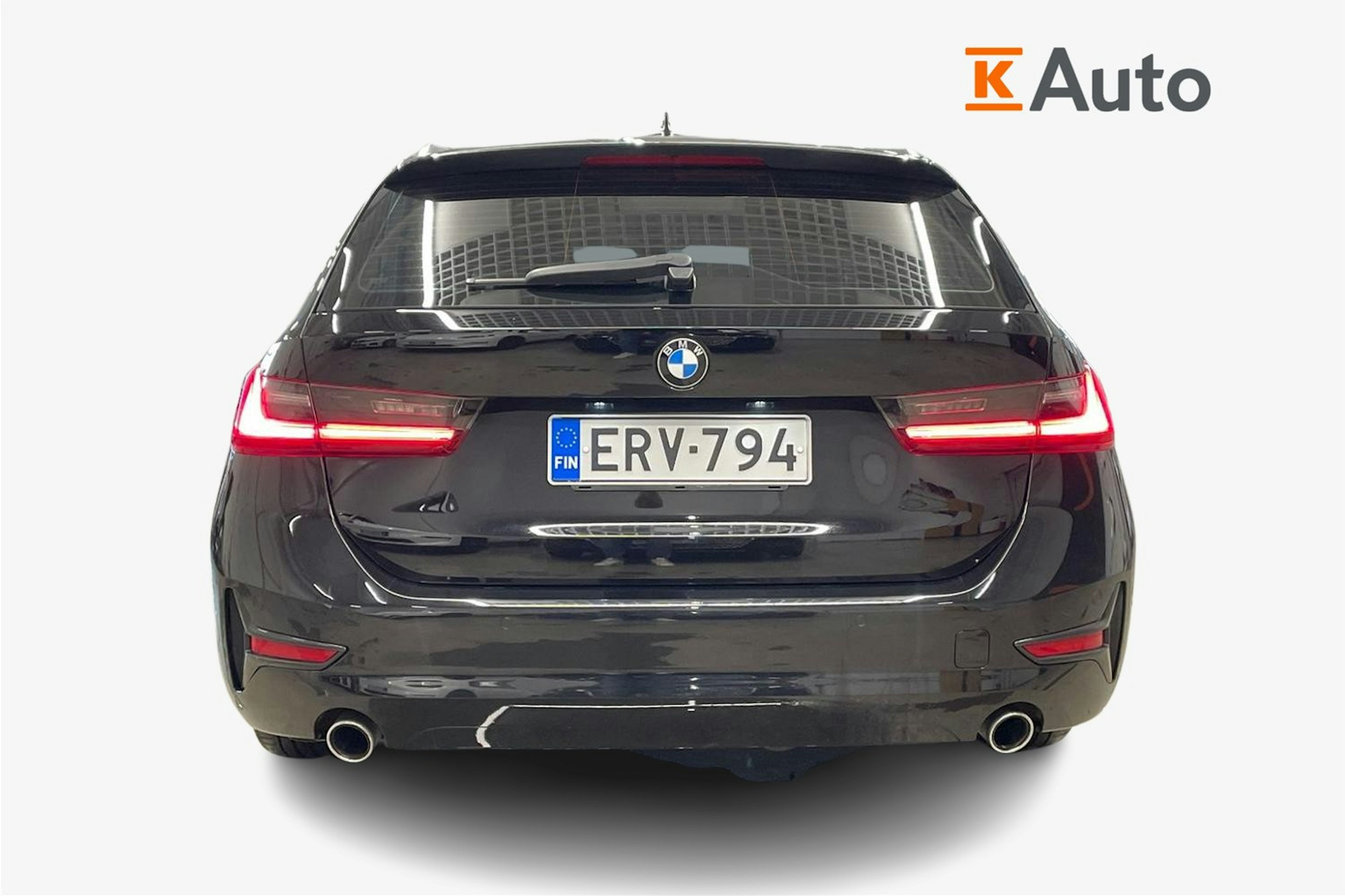 musta BMW 318 2020 kuva 3.