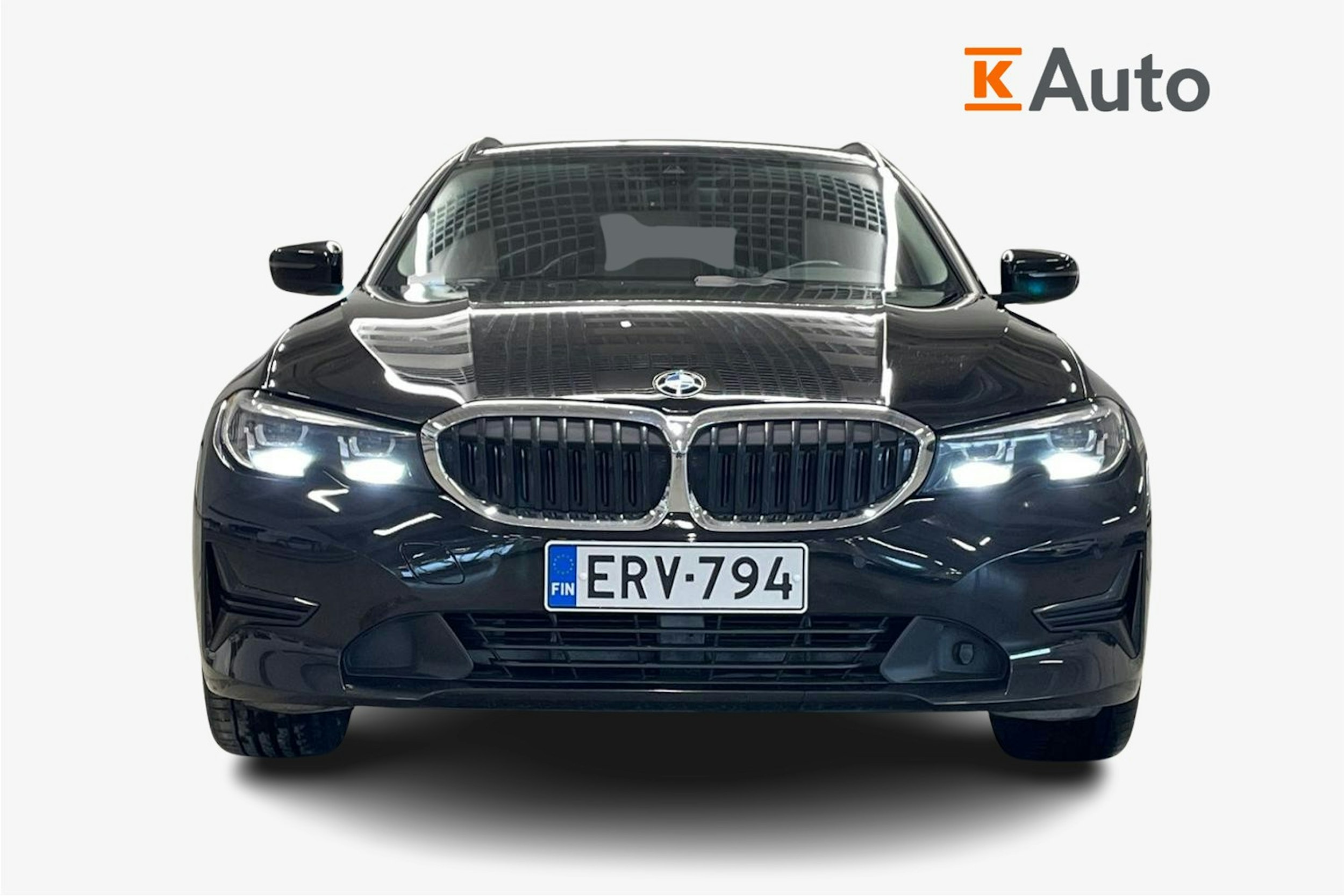 musta BMW 318 2020 kuva 5.