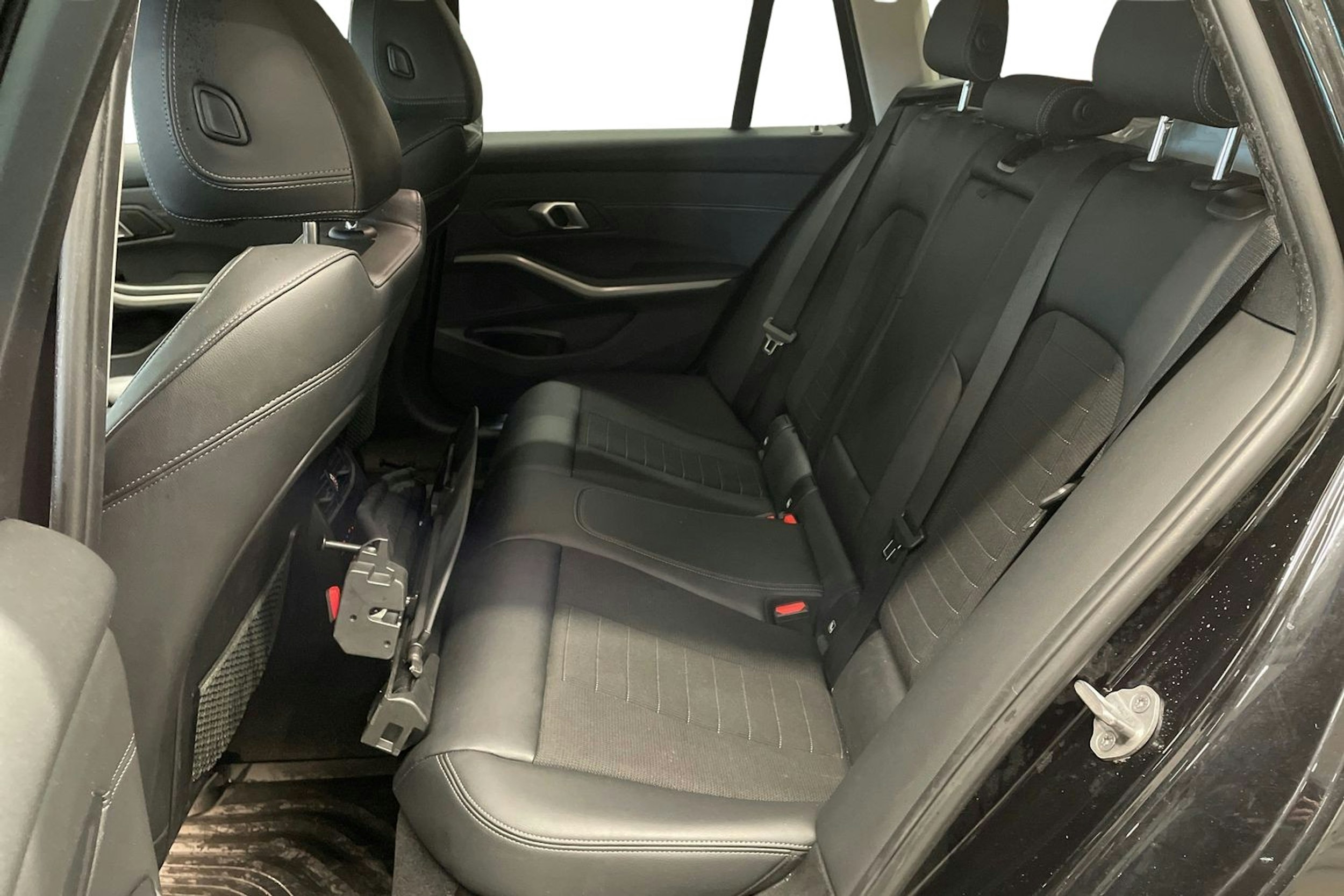 musta BMW 318 2020 kuva 10.