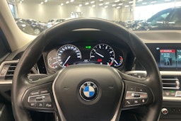 musta BMW 318 2020 kuva 16.