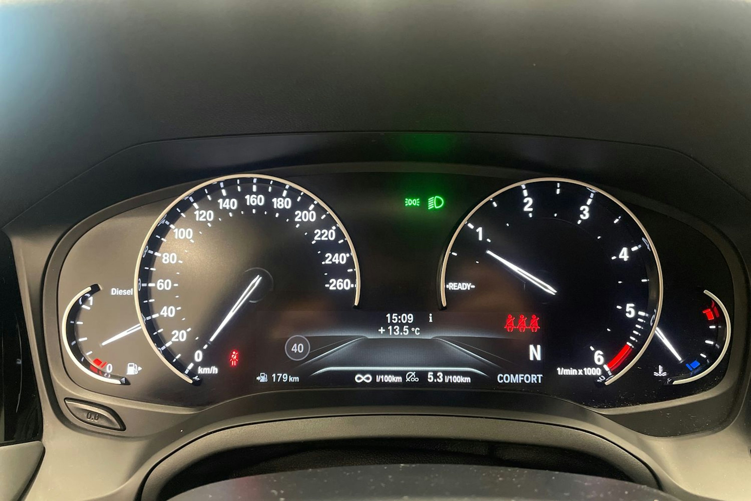 musta BMW 318 2020 kuva 17.