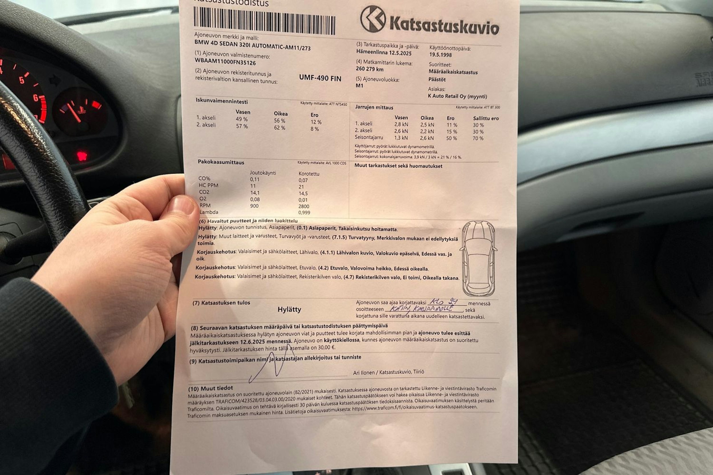 Punainen BMW 320 1998 kuva 23.