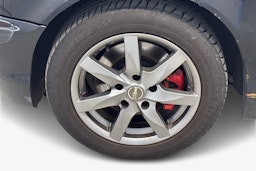 musta BMW 320 2004 kuva 11.